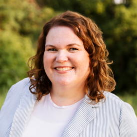 Janet Amundson Headshot